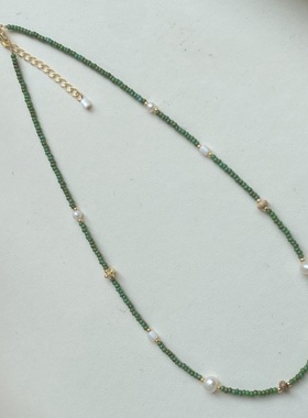 天然珍珠项链捷克米珠2mm极细锁骨链绿色串珠颈链小众轻奢高级感
