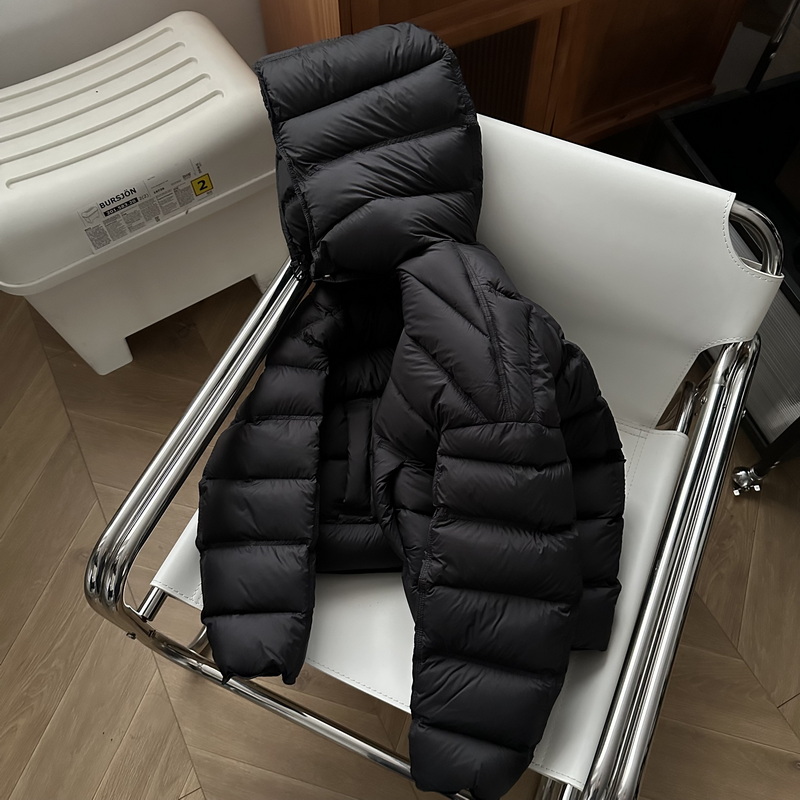 高品三星90白鸭绒厚实连帽羽绒服 龟背设计轻盈保暖黑色羽绒外套