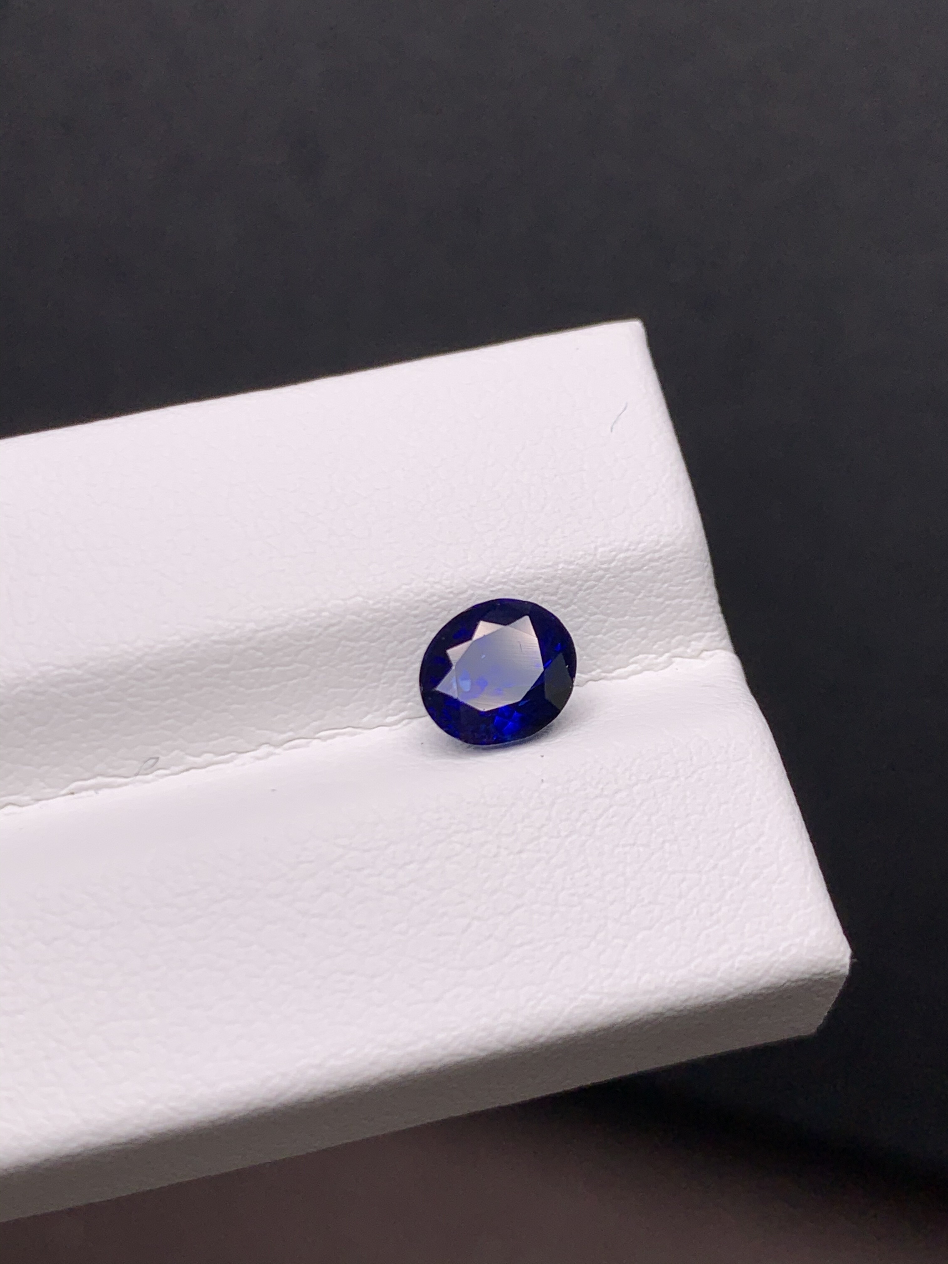 1.38克拉 斯里兰卡天然老烧皇家蓝蓝宝石 （1108）