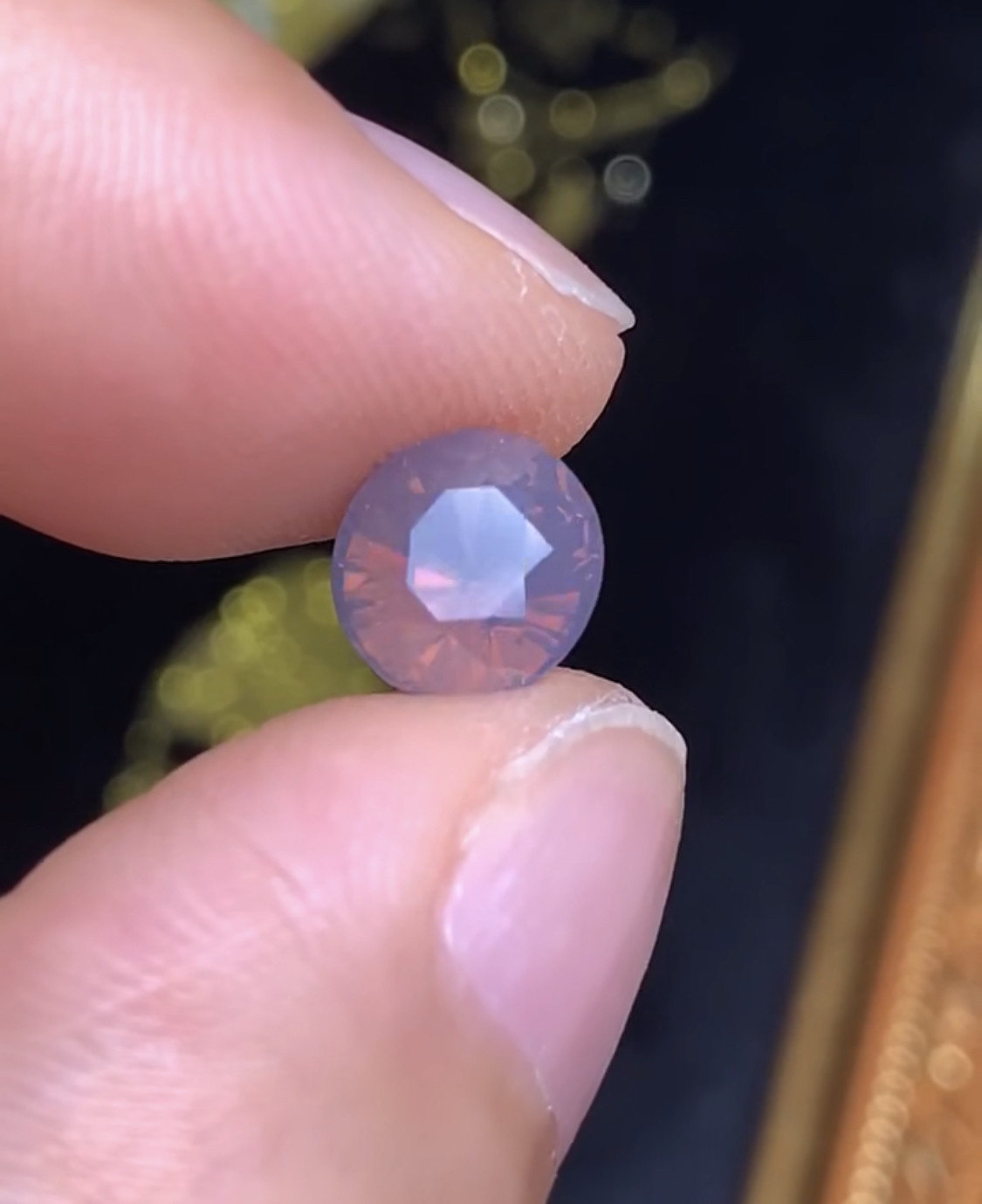 2.49克拉 坦桑尼亚天然无烧马亨盖尖晶石 紫金色反火 （1207）