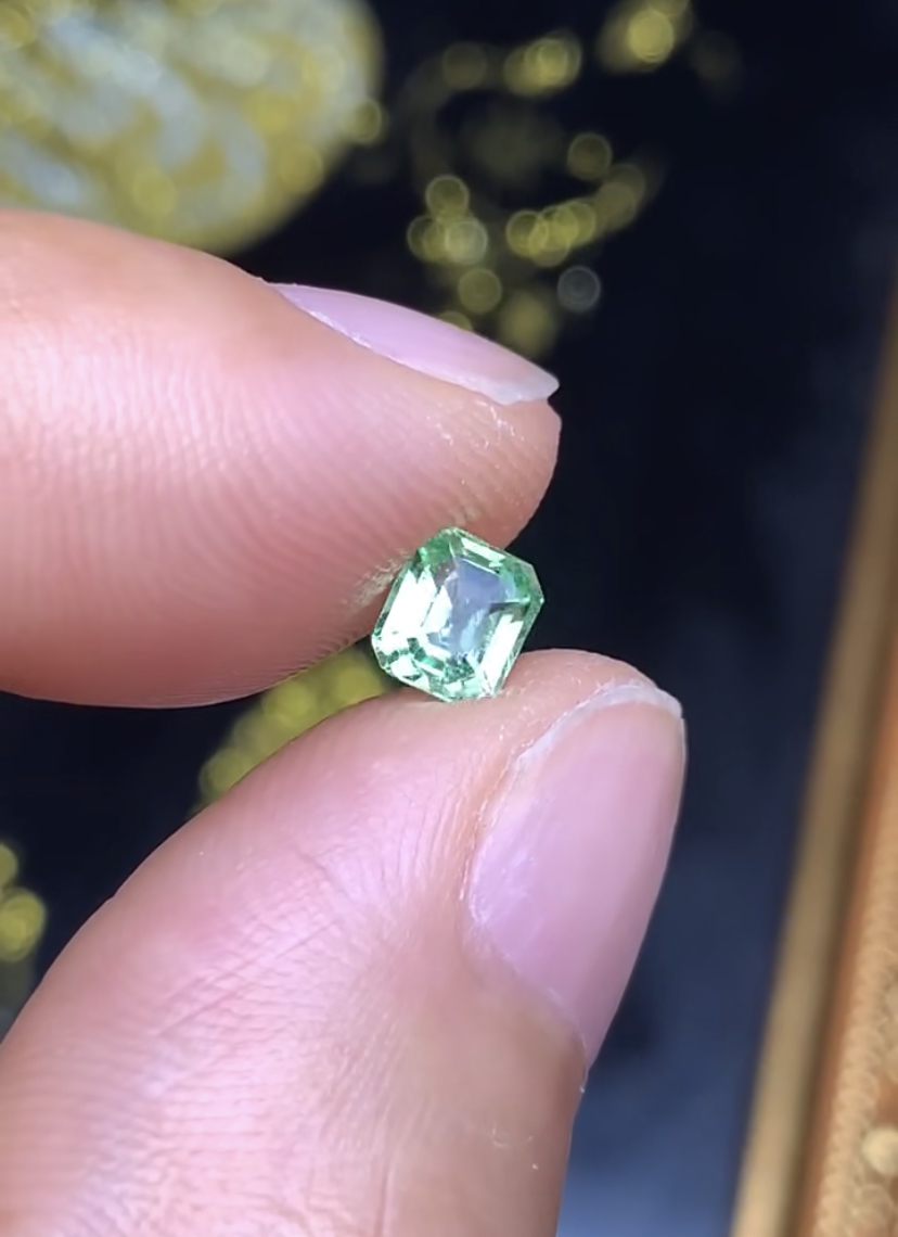 海外矿区捡漏 0.59克拉 阿鲁沙新矿沙弗莱（1205）