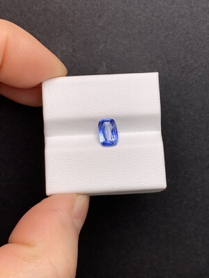 1.13克拉 斯里兰卡天然老烧矢车菊蓝宝石 （0126）