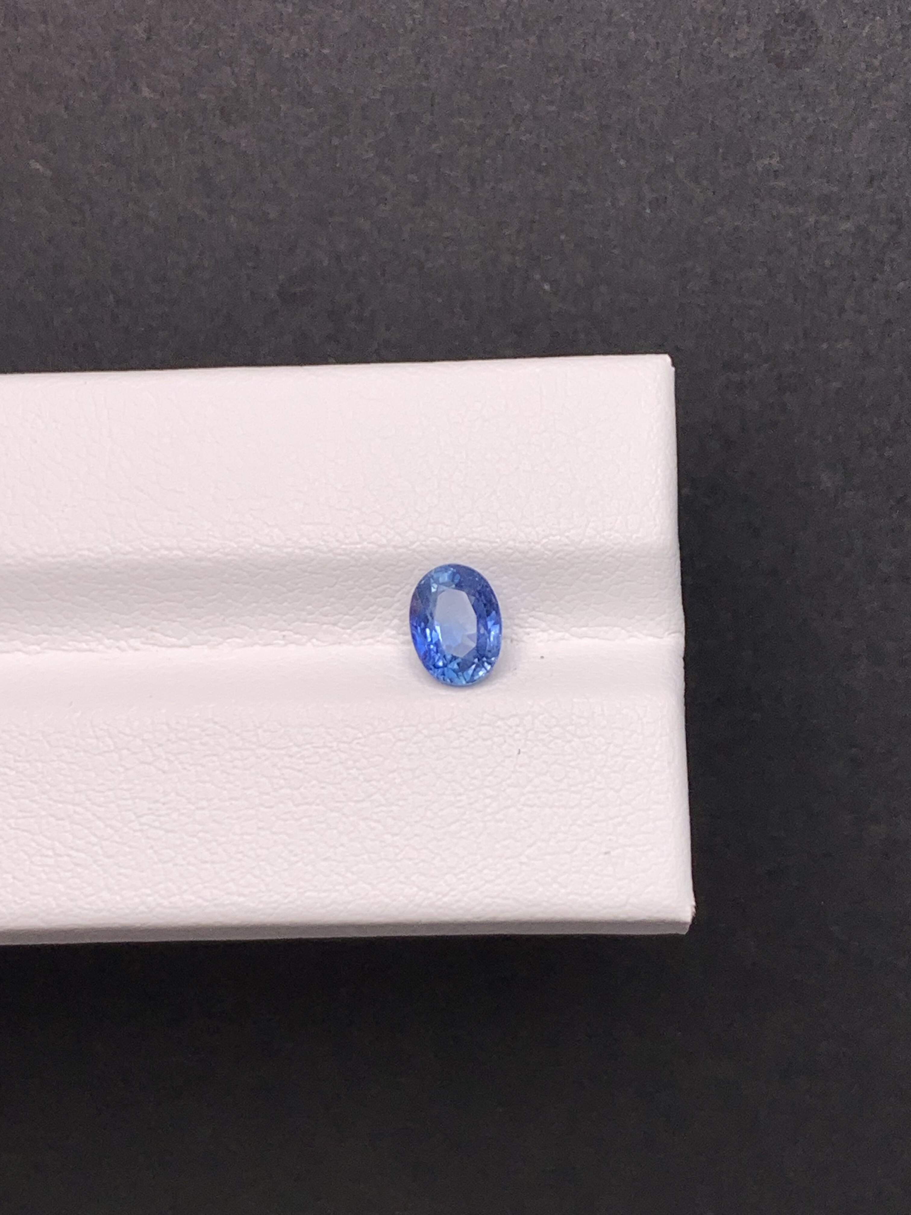 1.05克拉 斯里兰卡天然老烧矢车菊蓝宝石 （1123）