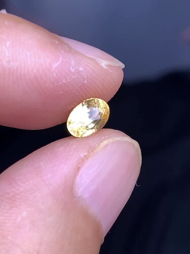 1.04克拉 斯里兰卡天然老烧金丝雀黄蓝宝石（0823）