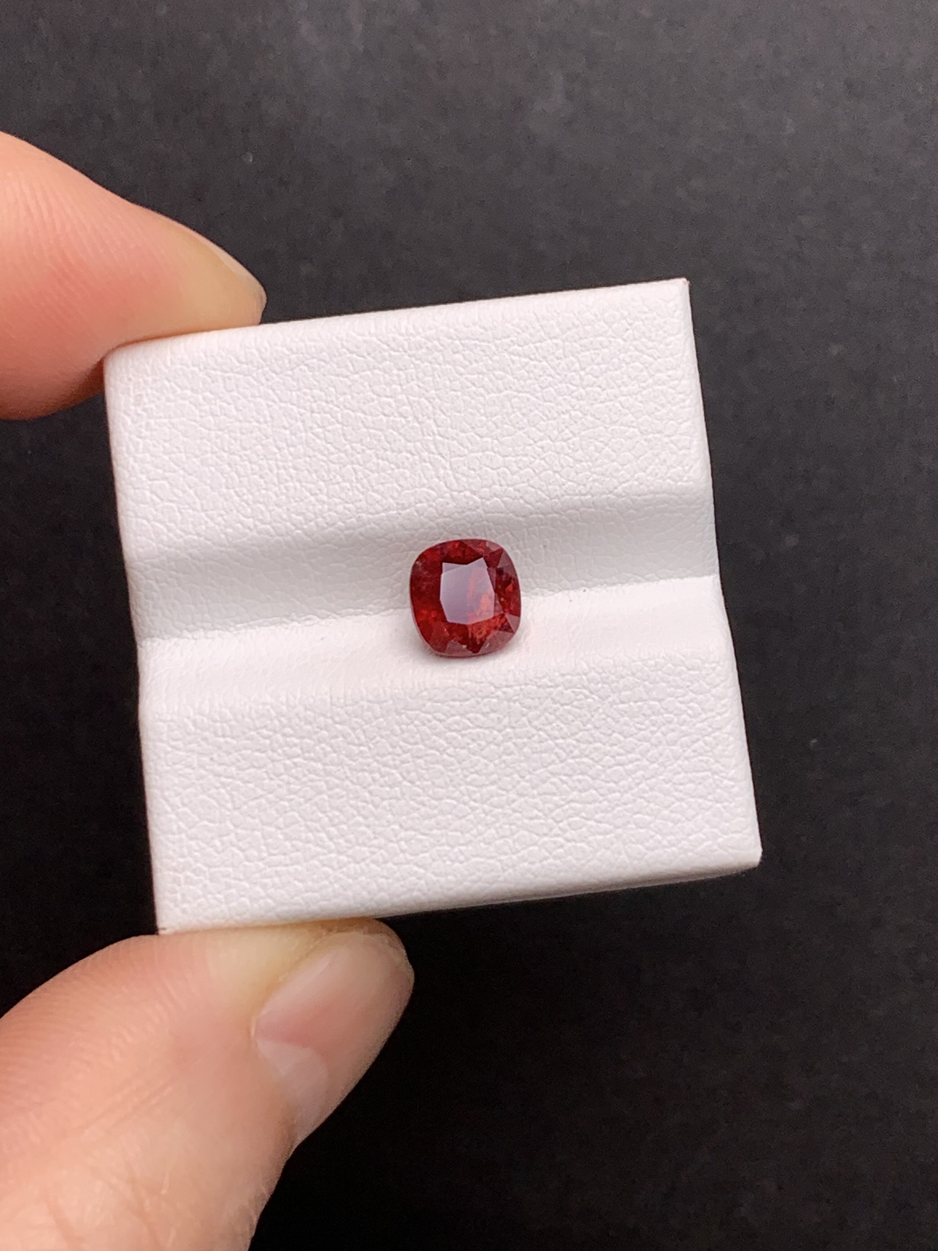 1.55克拉 缅甸天然无烧尖晶石 鸽血红 颜色正 强荧光（0121）,珠宝/钻石/翡翠,裸石,淘宝优惠券,粉丝福利购,淘宝优惠卷