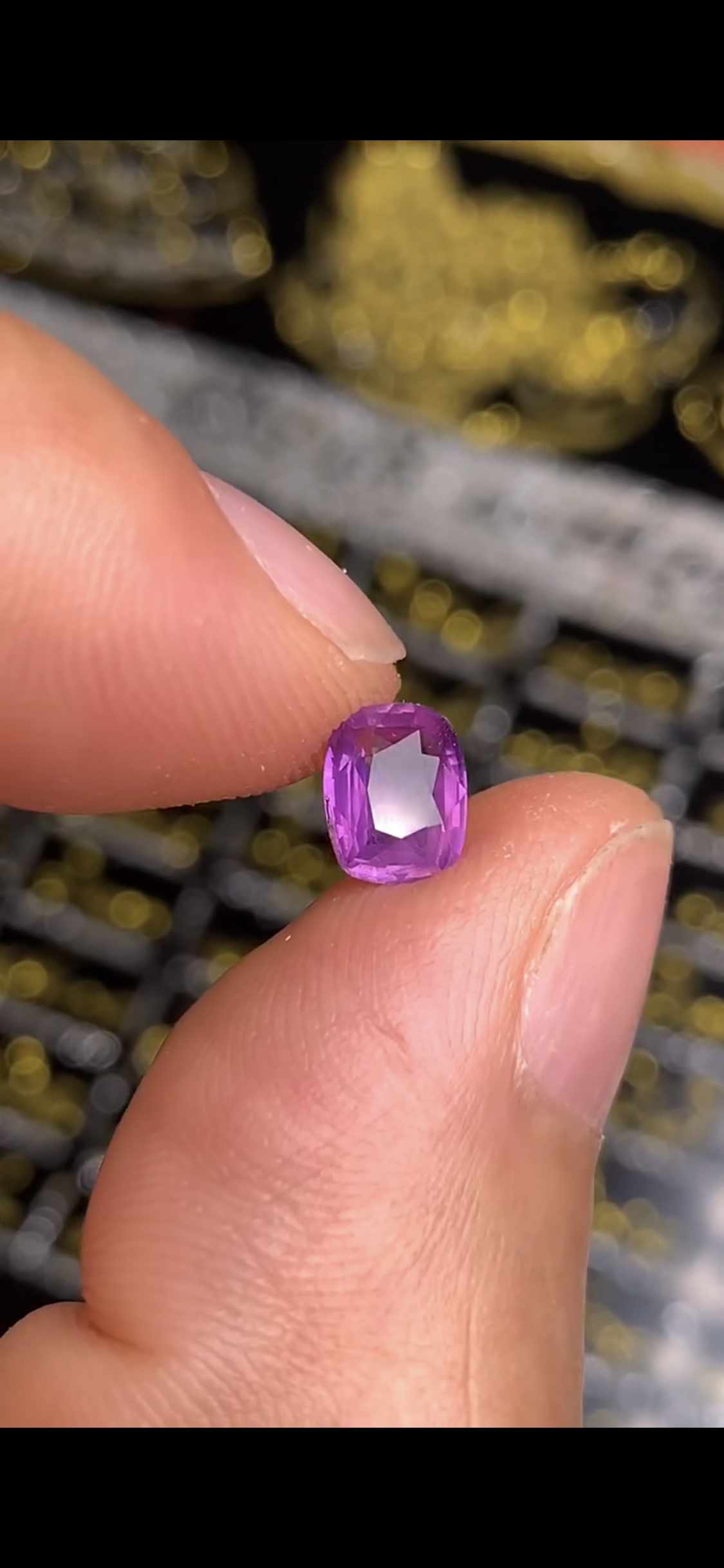 1.02克拉 斯里兰卡天然无烧梦幻紫罗兰蓝宝石（1127）