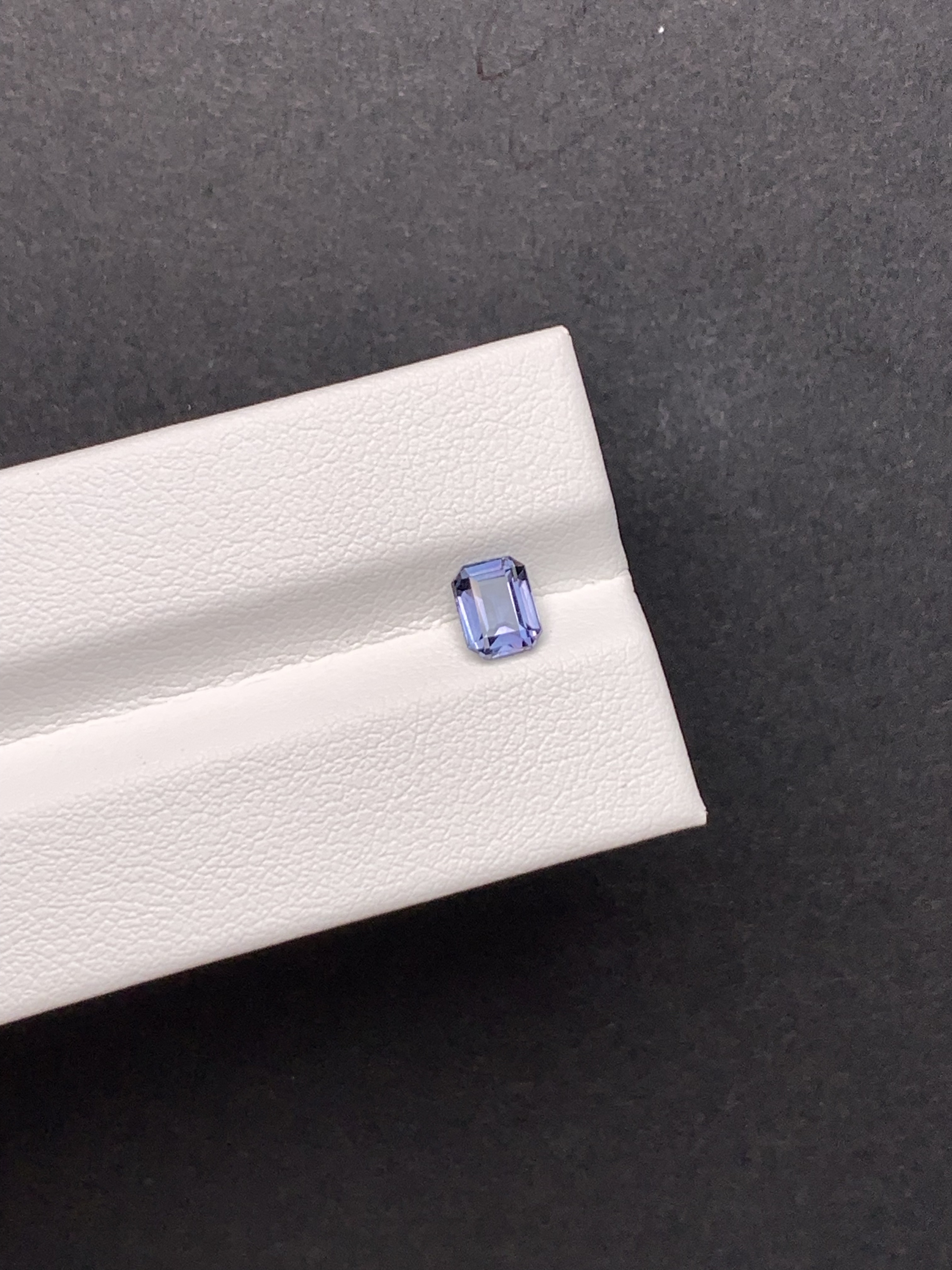 0.77克拉 坦桑尼亚天然无烧尖晶石 金属钴蓝色 （1221）