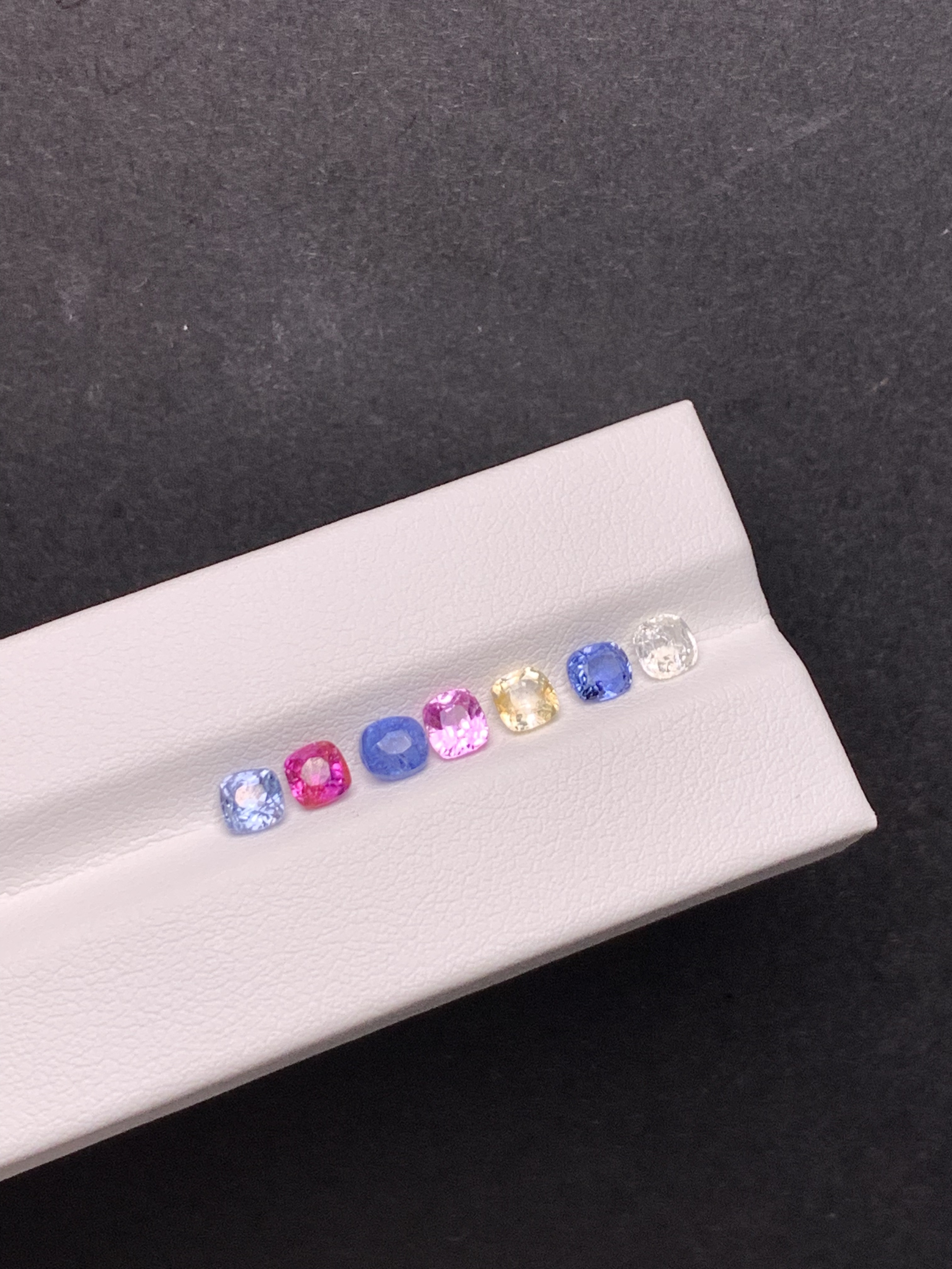 2.92克拉一组 缅甸天然无烧蓝宝石（1220）