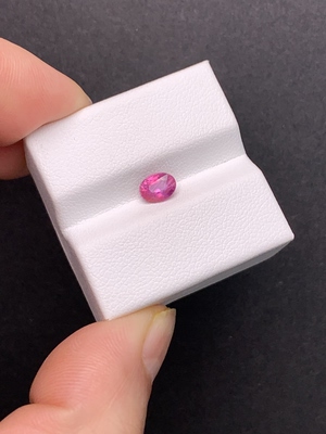 0.71克拉 斯里兰卡‮然天‬无烧粉红宝 （0310）