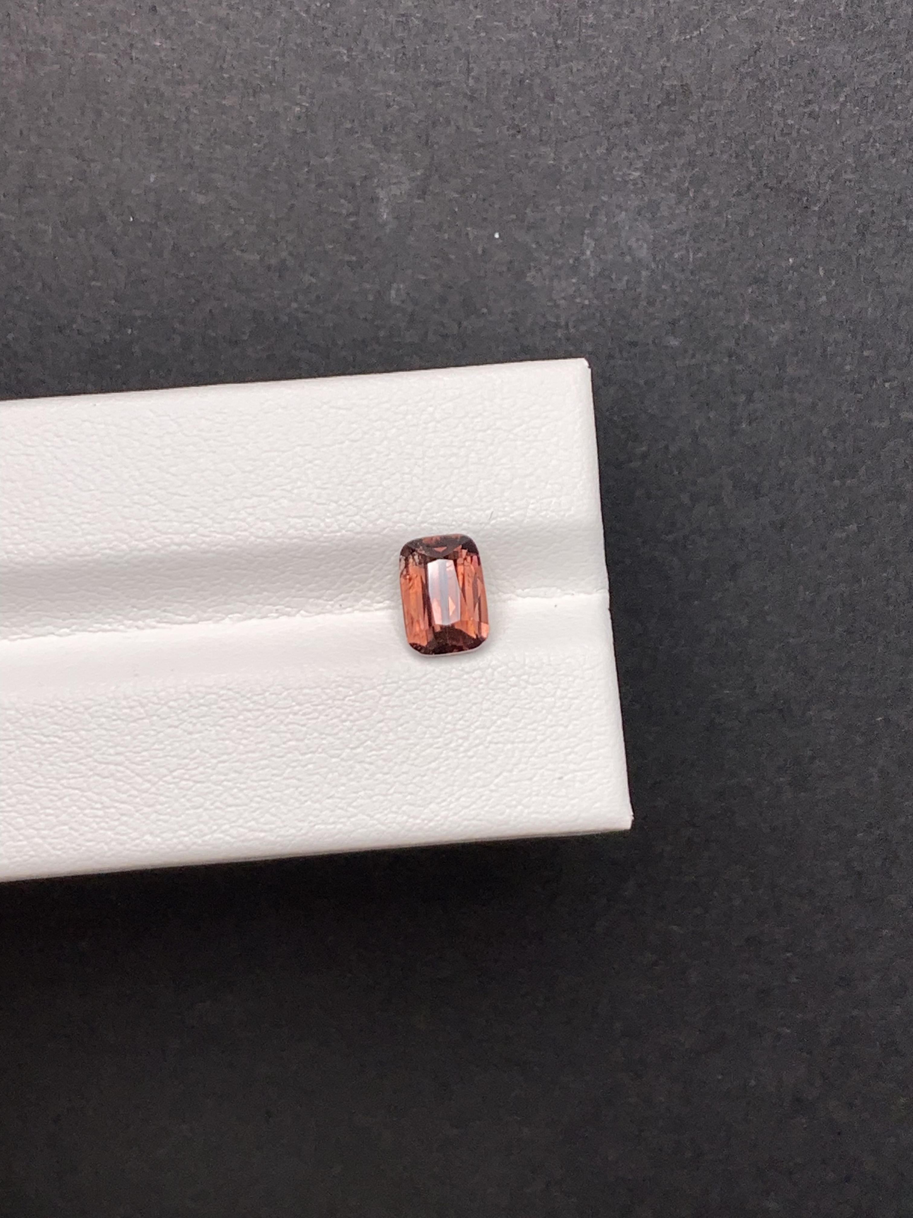 1.77克拉 斯里兰卡天然无烧枯叶玫瑰色锆石（1221）