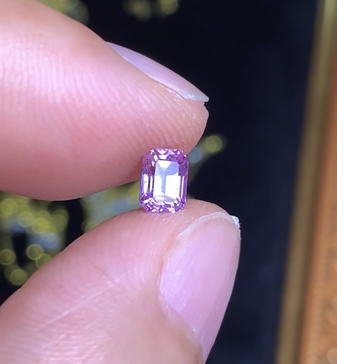 0.78克拉 斯里兰卡天然无烧薰衣草紫色蓝宝石 （1202）