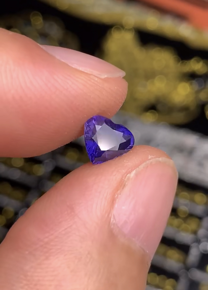 1.08克拉 斯里兰卡天然无烧薰衣草紫色蓝宝石 （1127）