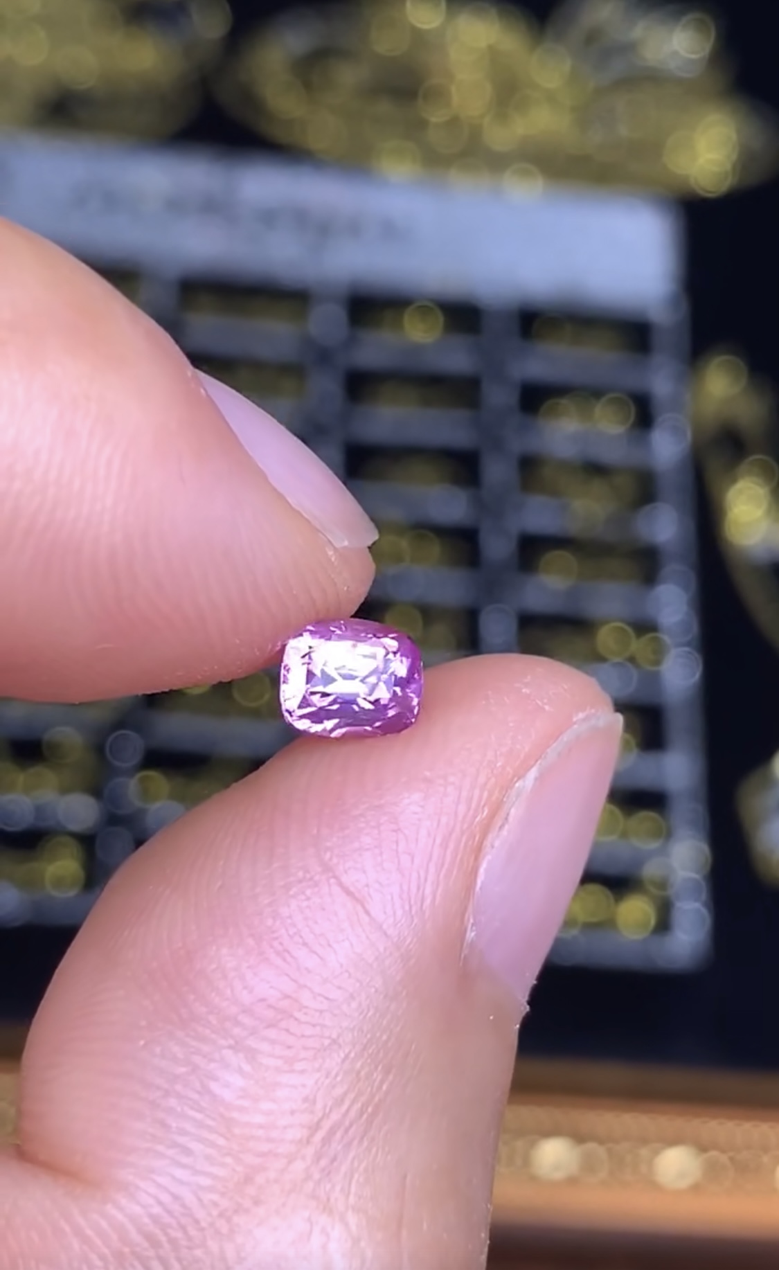 1.03克拉 斯里兰卡天然无烧梦幻薰衣草紫色蓝宝石（1126）