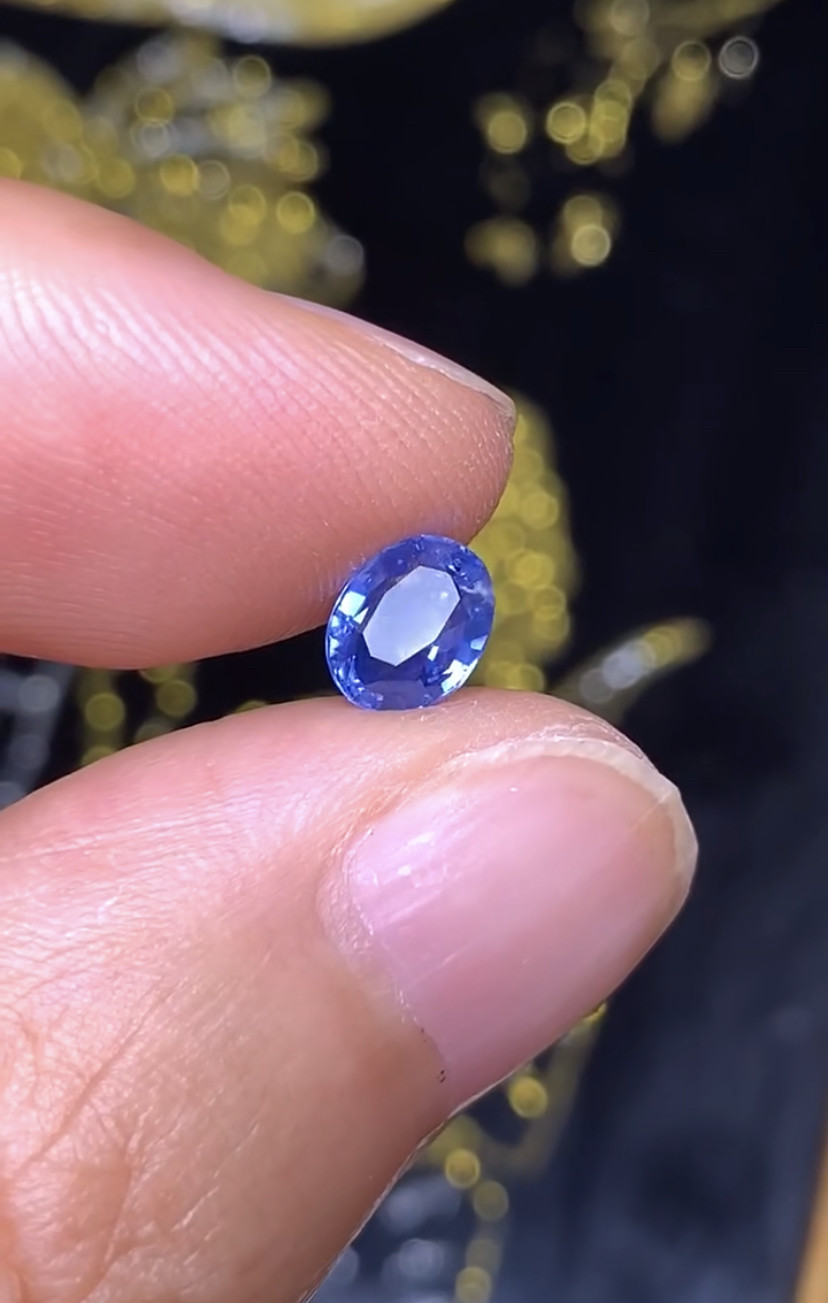 海外矿区捡漏 1.09克拉 斯里兰卡天然老烧矢车菊蓝宝石 （1209）