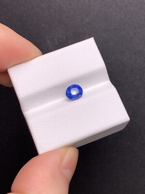 1.07克拉 斯里兰卡天然老烧皇家蓝蓝宝石（0125）