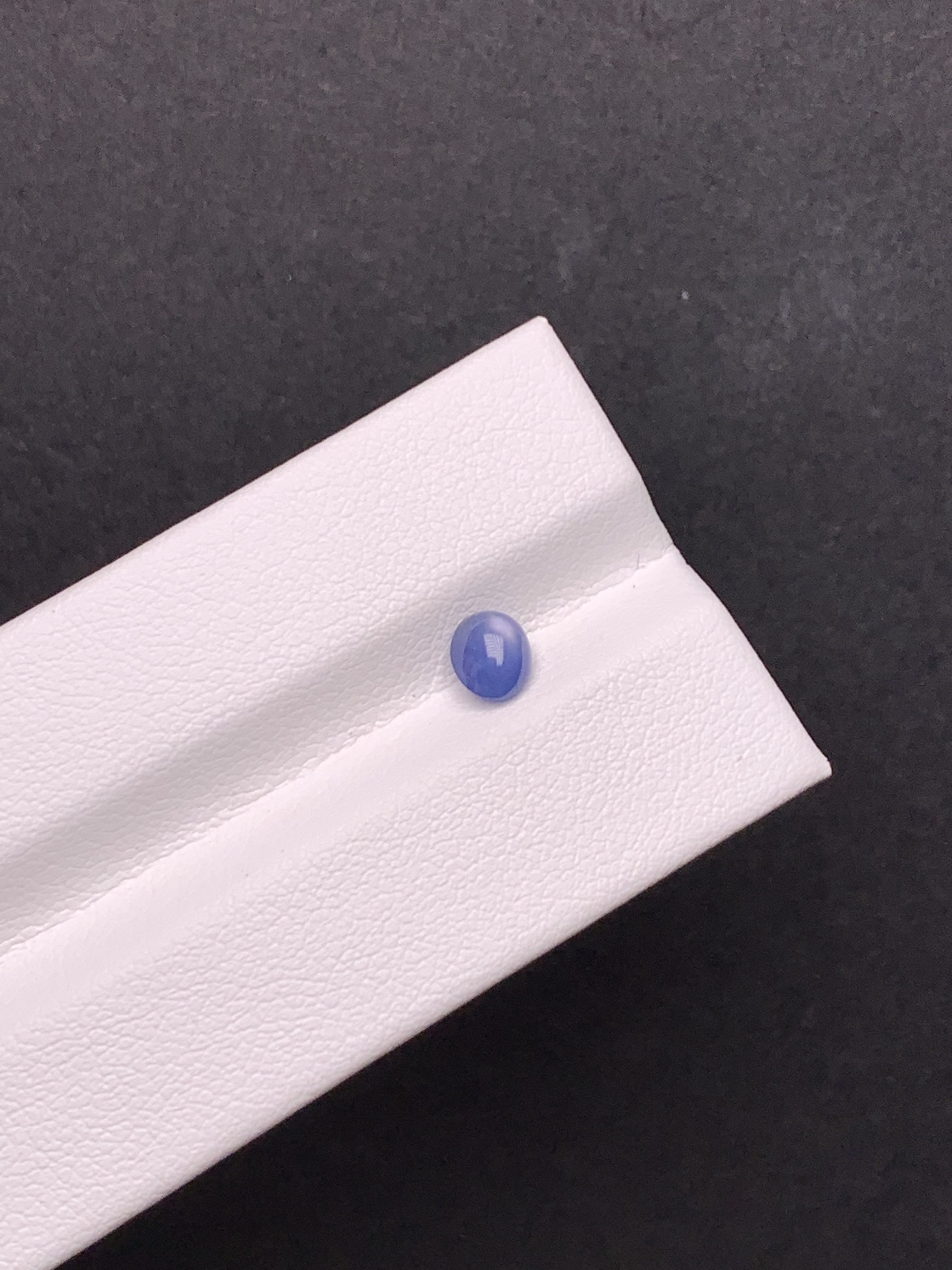 0.74克拉 缅甸天然无烧素面蓝宝石（1221）