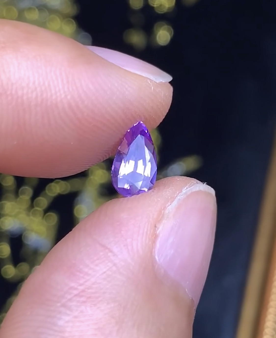 自家矿出 1.13克拉 斯里兰卡天然无烧薰衣草紫色蓝宝石 （1207）