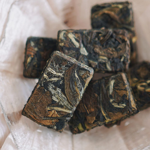 福鼎白茶2015年寿眉小方糖老白茶饼干茶小方片甜醇浓郁