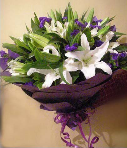 香水百合祝福昆明鲜花