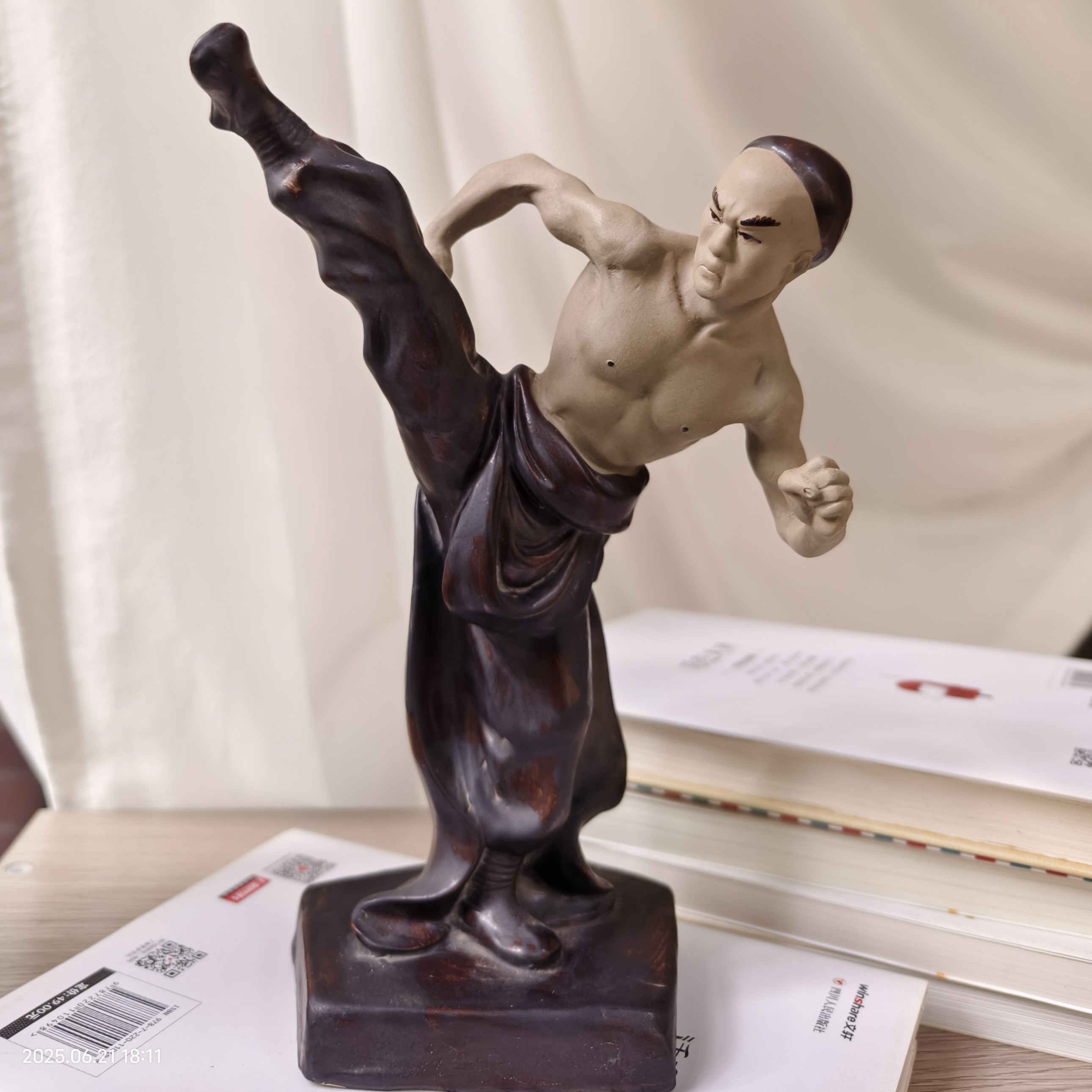 国潮陶艺功夫人物李小龙摆件客厅电视柜酒柜书柜摆设男生礼物,家居饰品,装饰摆件,淘宝优惠券,粉丝福利购,淘宝优惠卷