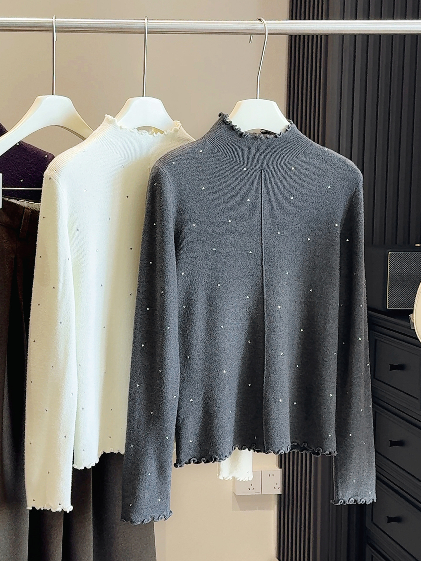 木耳边半高领烫钻针织打底衫女秋冬修身显瘦套头纯色毛衣内搭上衣