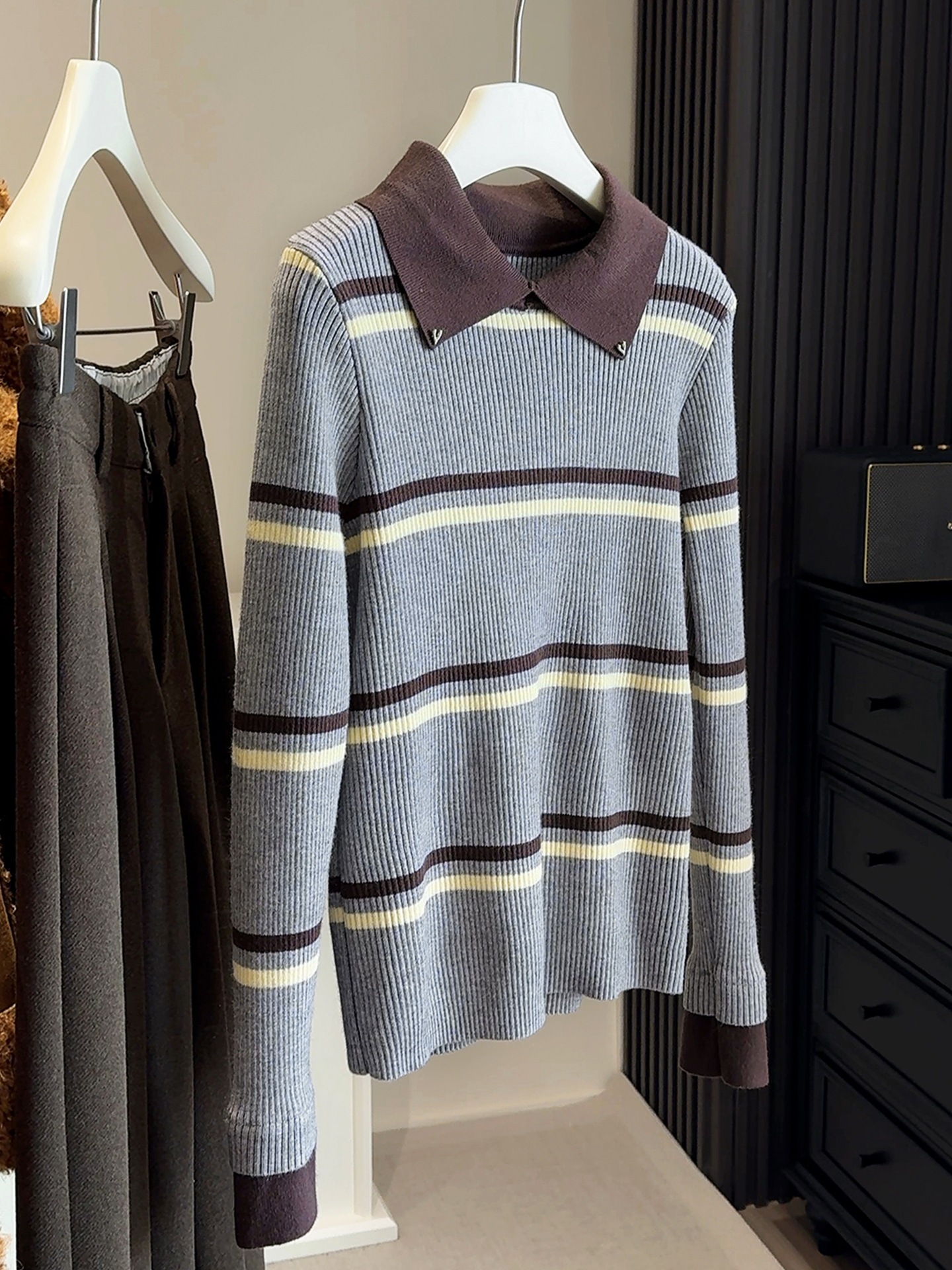 翻领长袖条纹拼色显瘦百搭针织衫女2025秋冬新款时尚打底毛衣上衣