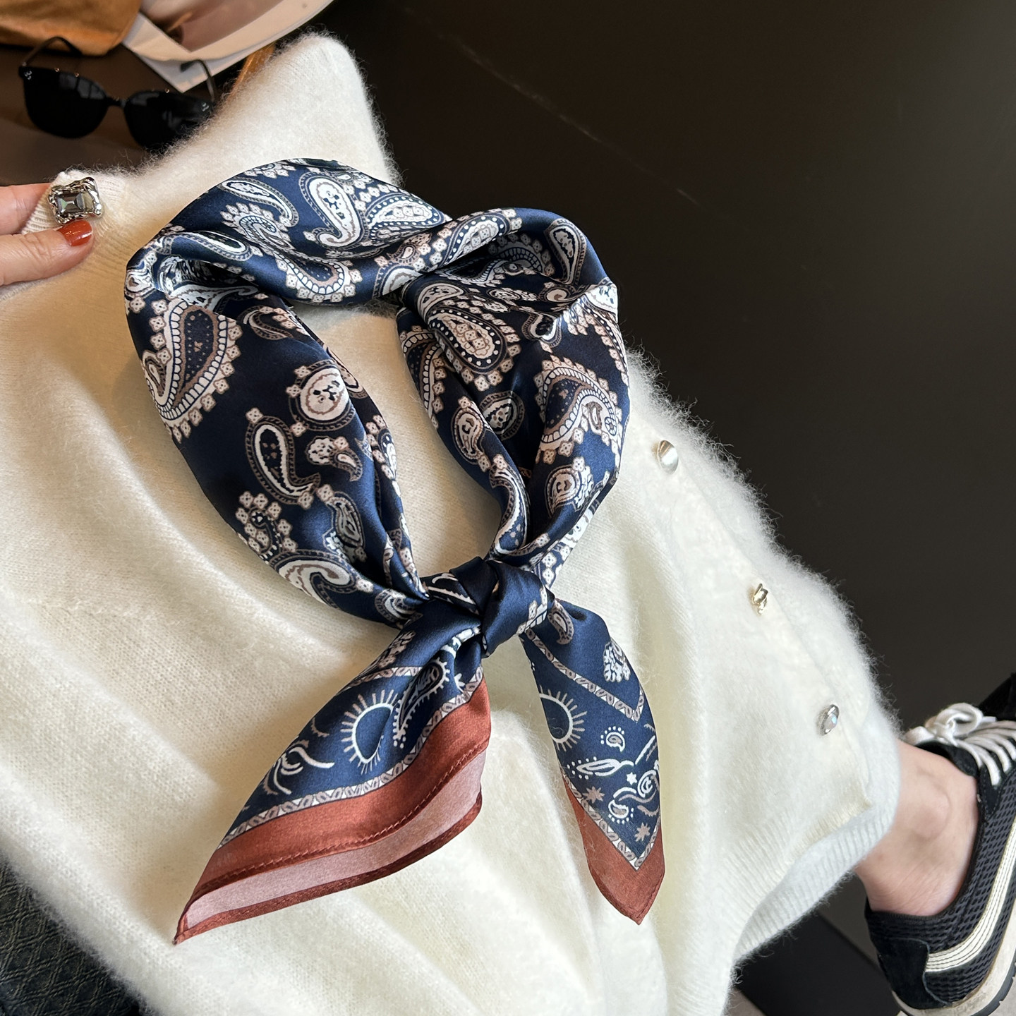 韩系真丝围巾女秋冬季复古藏青腰果印花披肩方巾多功能装饰小领巾,服饰配件/皮带/帽子/围巾,围巾/丝巾/披肩,淘宝优惠券,粉丝福利购,淘宝优惠卷