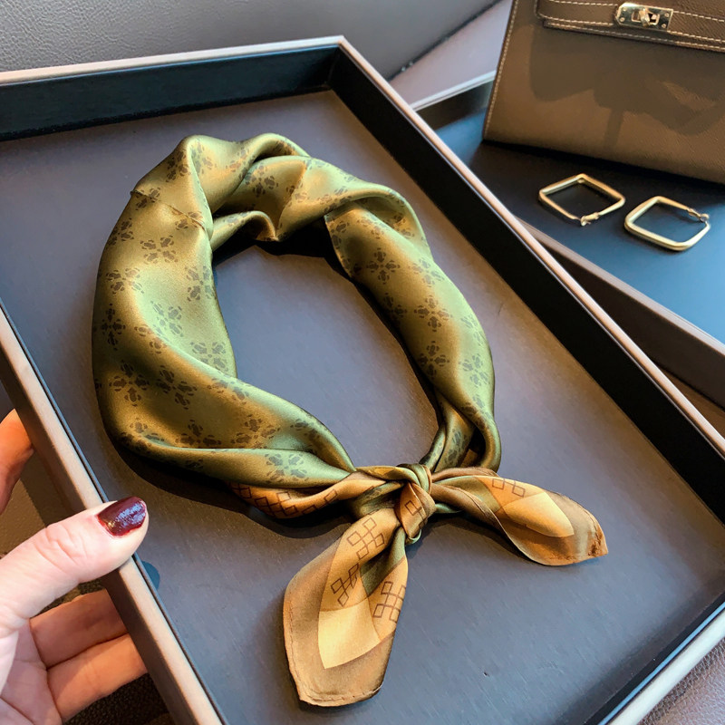 杭州丝绸2025丝巾女春夏季小方巾韩版百搭小领巾香槟绿色真丝围巾