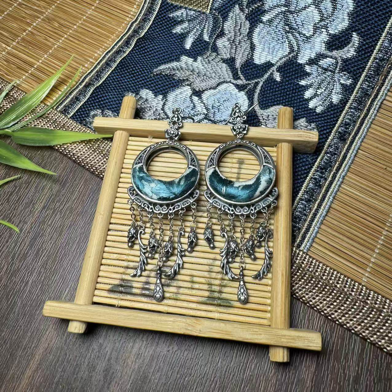 特色手工艺/地区民间特色手工艺/刺绣/君隐耳饰