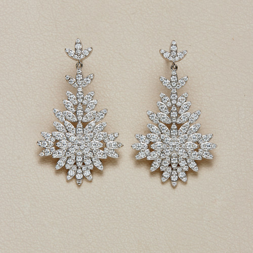 AHCHOO 高奢通勤火彩爆闪莫桑石耳环S925银满钻几何树叶耳钉耳饰