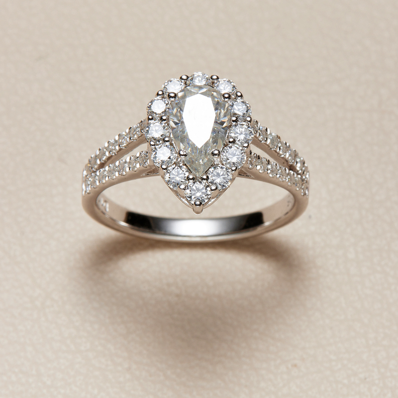 AHCHOO 轻奢重工爆闪火彩1克拉莫桑石水滴戒指S925银满钻指环送礼