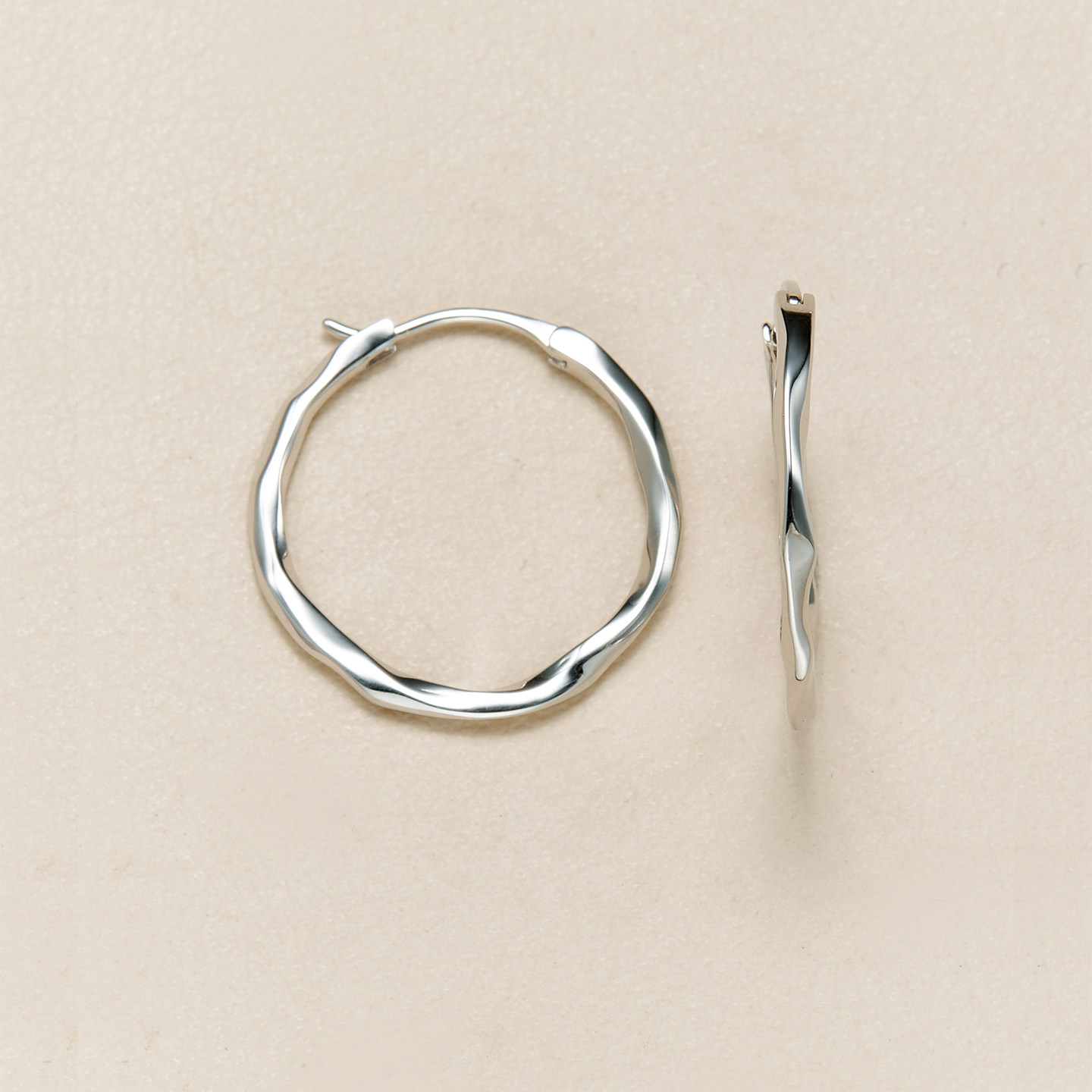 AHCHOO  静奢通勤S925纯银扭曲光面感素圈耳环小众乌比斯圆耳扣女,饰品/流行首饰/时尚饰品新,银饰耳饰,淘宝优惠券,粉丝福利购,淘宝优惠卷