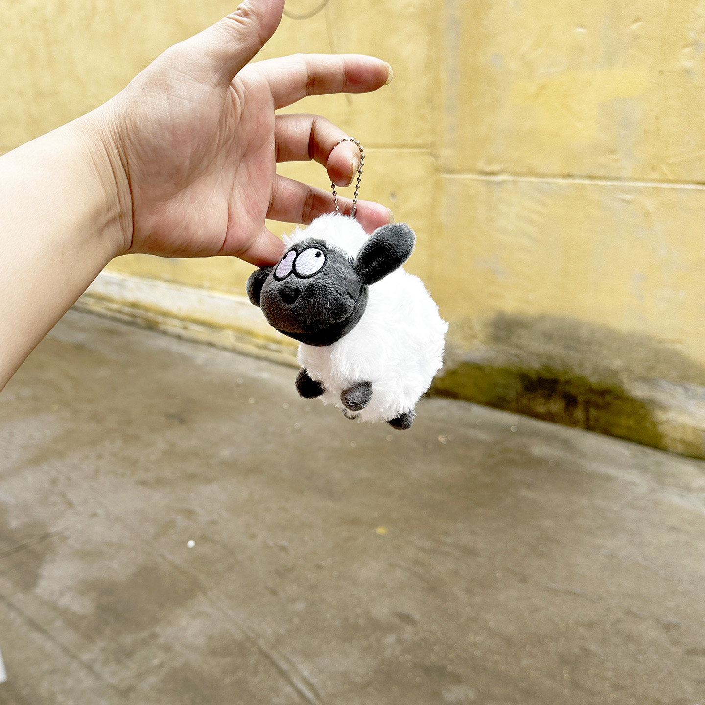 12厘米羊了个羊挂件毛绒玩具可爱玩偶羊包包挂饰钥匙扣娃娃机公仔