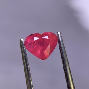 天然无烧梦幻粉蓝宝石裸石戒面