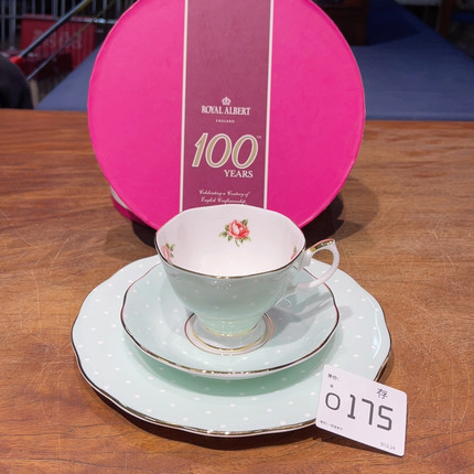 175。皇家艾尔伯特。1930年三点