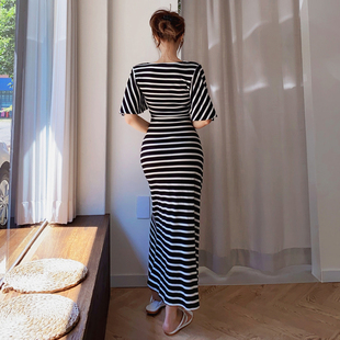 显瘦连衣裙长裙加肥 2020夏黑白条纹V领低喇叭短袖 藤堂家大码 女装