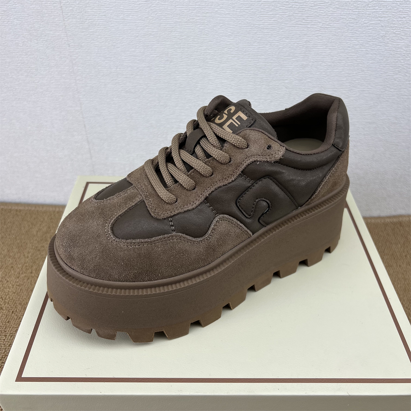 复古厚底松糕板鞋女系带休闲鞋