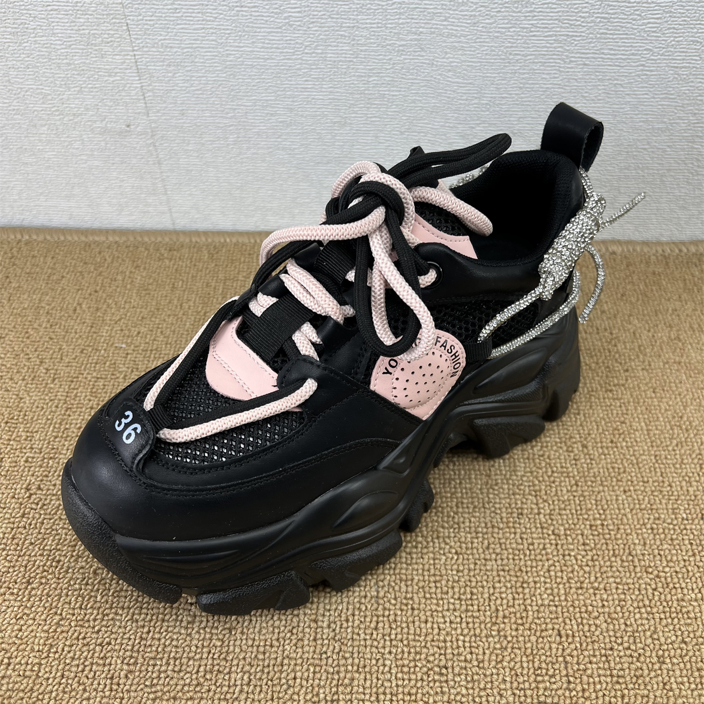 黑色厚底增高透气低帮老爹鞋女