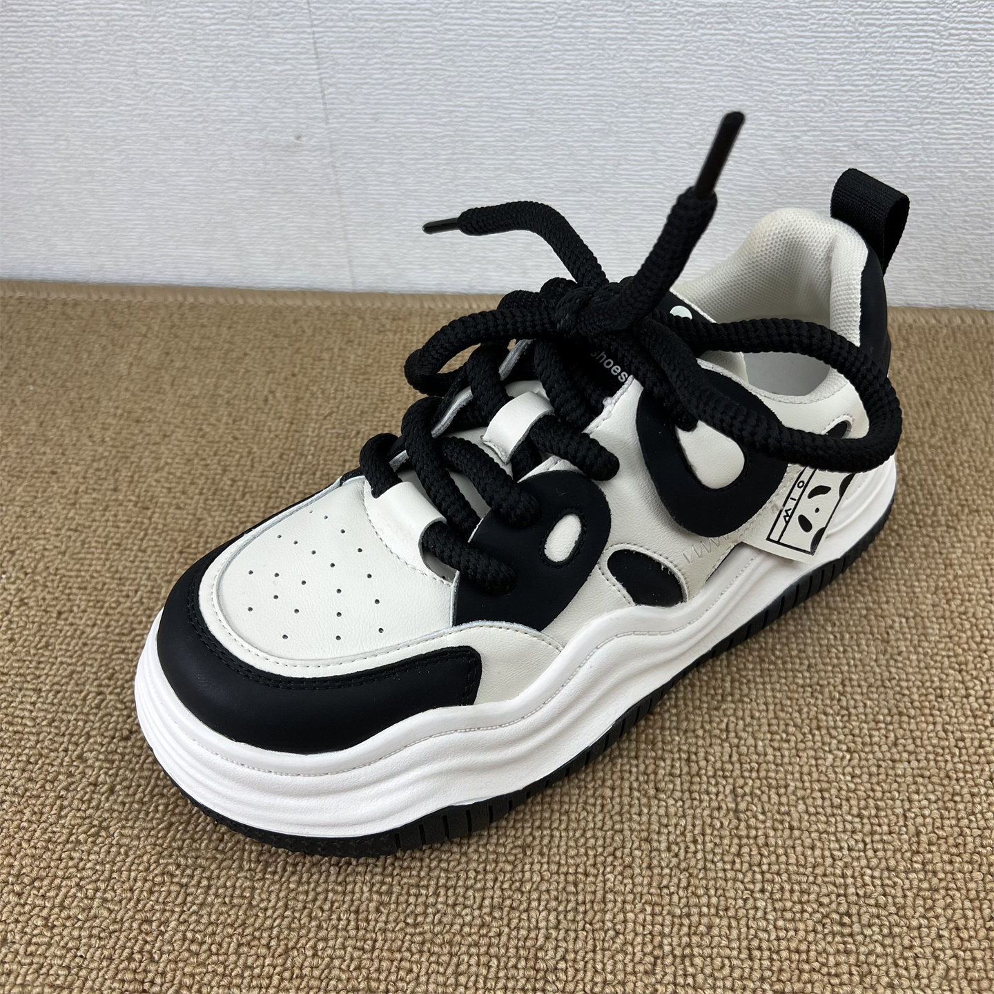 休闲风厚底面包鞋女黑白拼色系带真皮板鞋丑萌大头鞋百搭学生鞋子,女鞋,休闲板鞋,淘宝优惠券,粉丝福利购,淘宝优惠卷