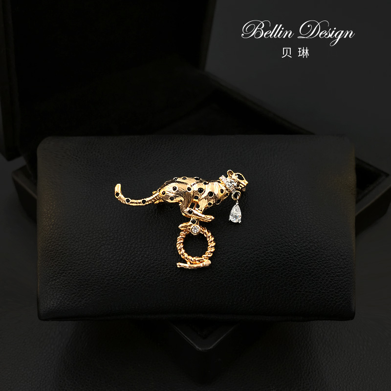 《猎豹戏环》男士胸针