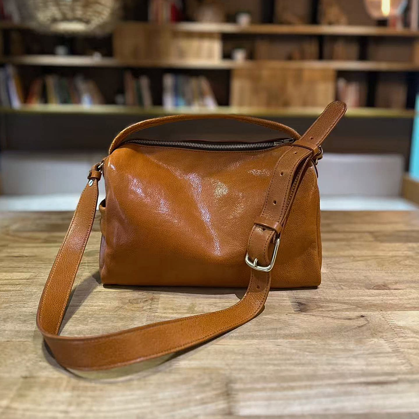 2026春夏新品波士顿包真皮单肩日系小众大容量软皮斜挎包女宽肩带