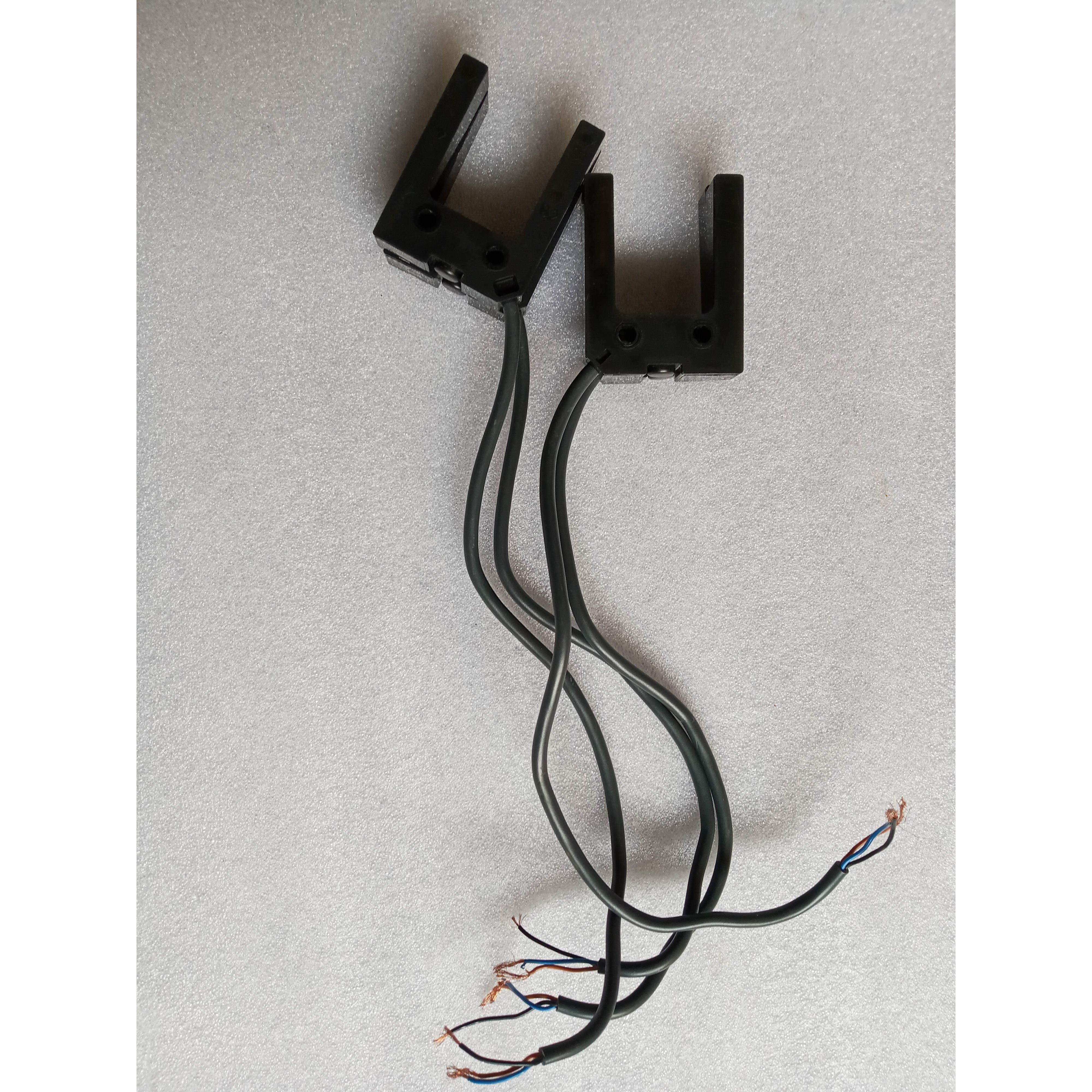 议价E3S-GS3E4E3Z-G61槽型传器/3线