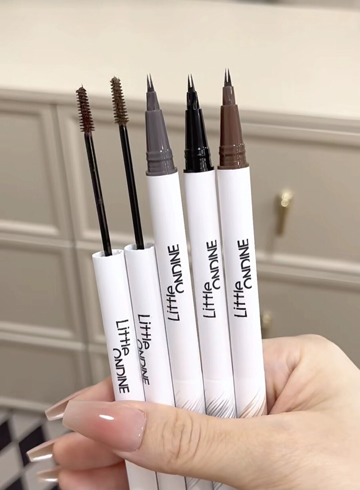 小奥汀双头定型水眉笔染眉膏防水持久不脱色自然野生眉女初学者