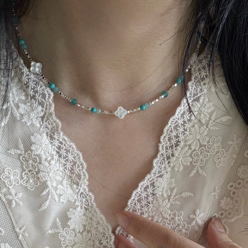 小众轻奢白贝四叶草天河石项链