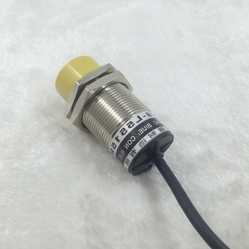 询价原装正品 ZHELE 接近开关 XS6-N5515PC M30系列 实体店铺议价