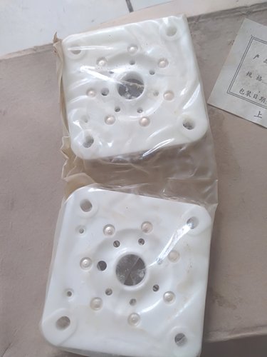 注：66年出厂早期管座。