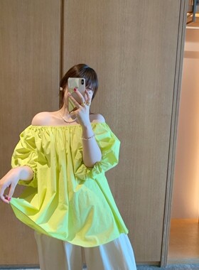 一字肩衬衫女夏薄款上衣浅绿色短袖露肩炸街减龄盐系初恋少女网红