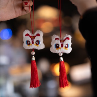 2025新中式开心醒狮毛绒挂件流苏挂件礼盒包装古风国风装饰挂件