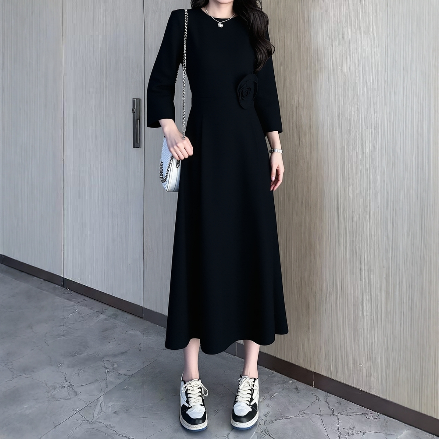 2025秋魅M系列1 衣佳人折扣大码女装 圆领 花朵 纯色连衣裙 5323