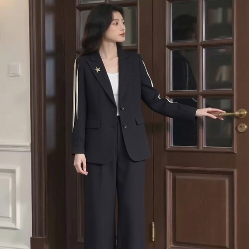 2026秋魅M系列 衣佳人折扣大码女 翻领 个性褶皱袖 西装外套 5273